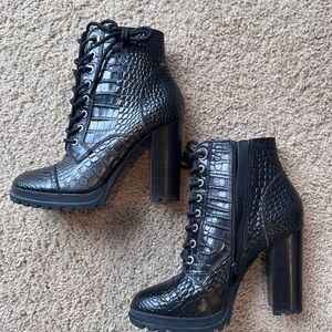 Elegant Black Croc-Embossed Lace-Up Boots